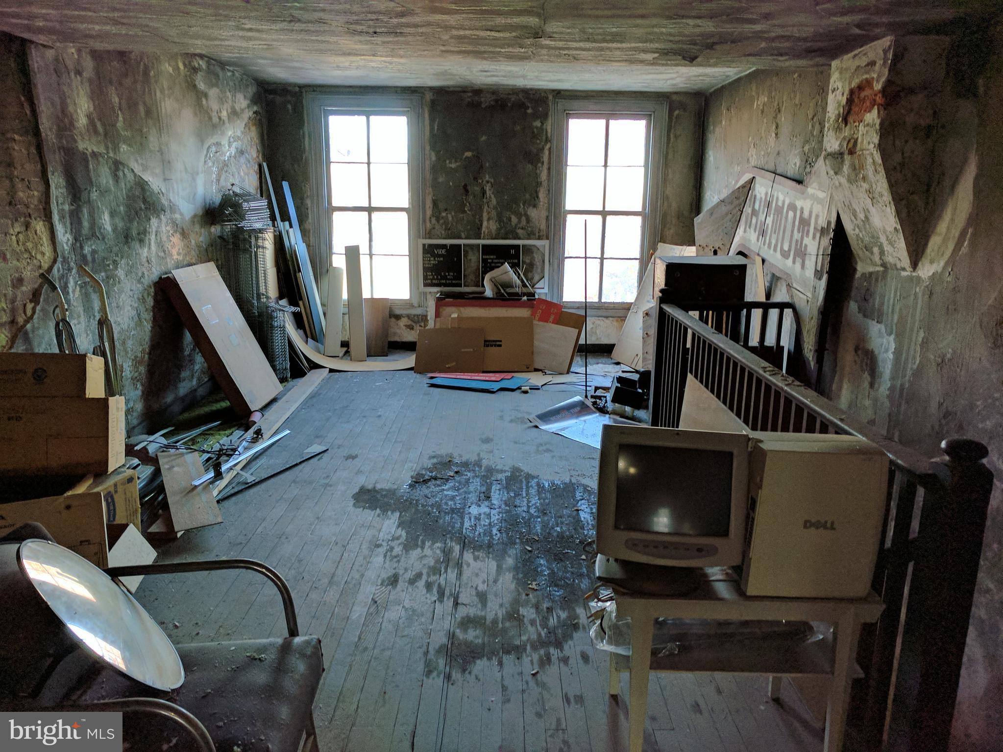 211 West Read Street Baltimore, MD 21201 - Photo 8 of 10 2nd Flr Rear