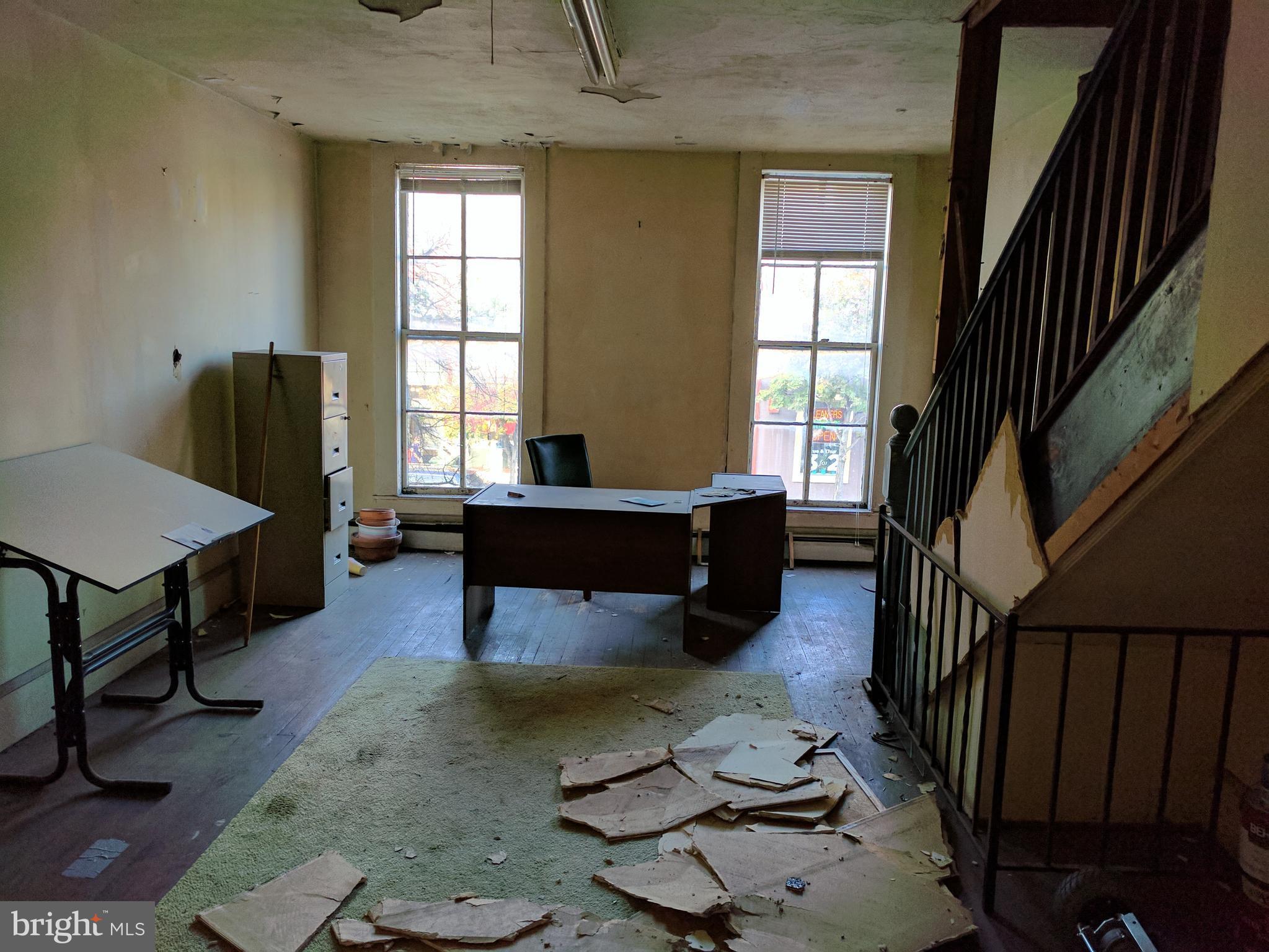 211 West Read Street Baltimore, MD 21201 - Photo 9 of 10 2nd Flr Front