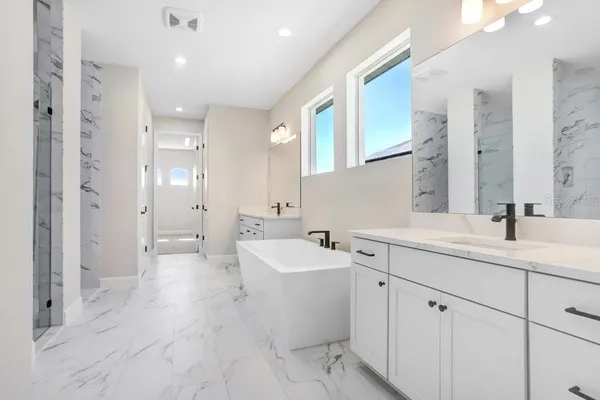 $824,990 | 5211 Lake Venice Drive, Wimauma, FL 33598