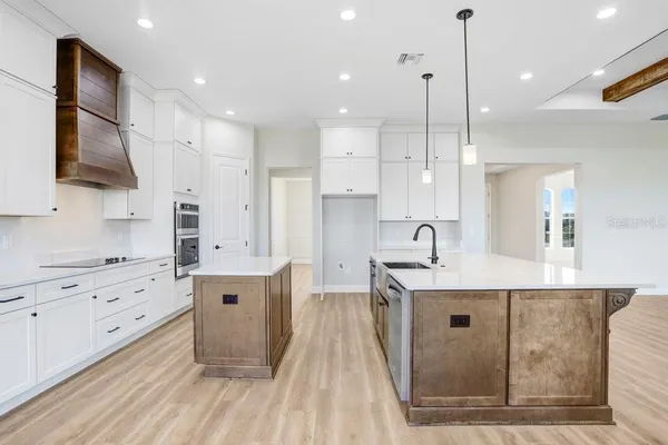$824,990 | 5211 Lake Venice Drive, Wimauma, FL 33598