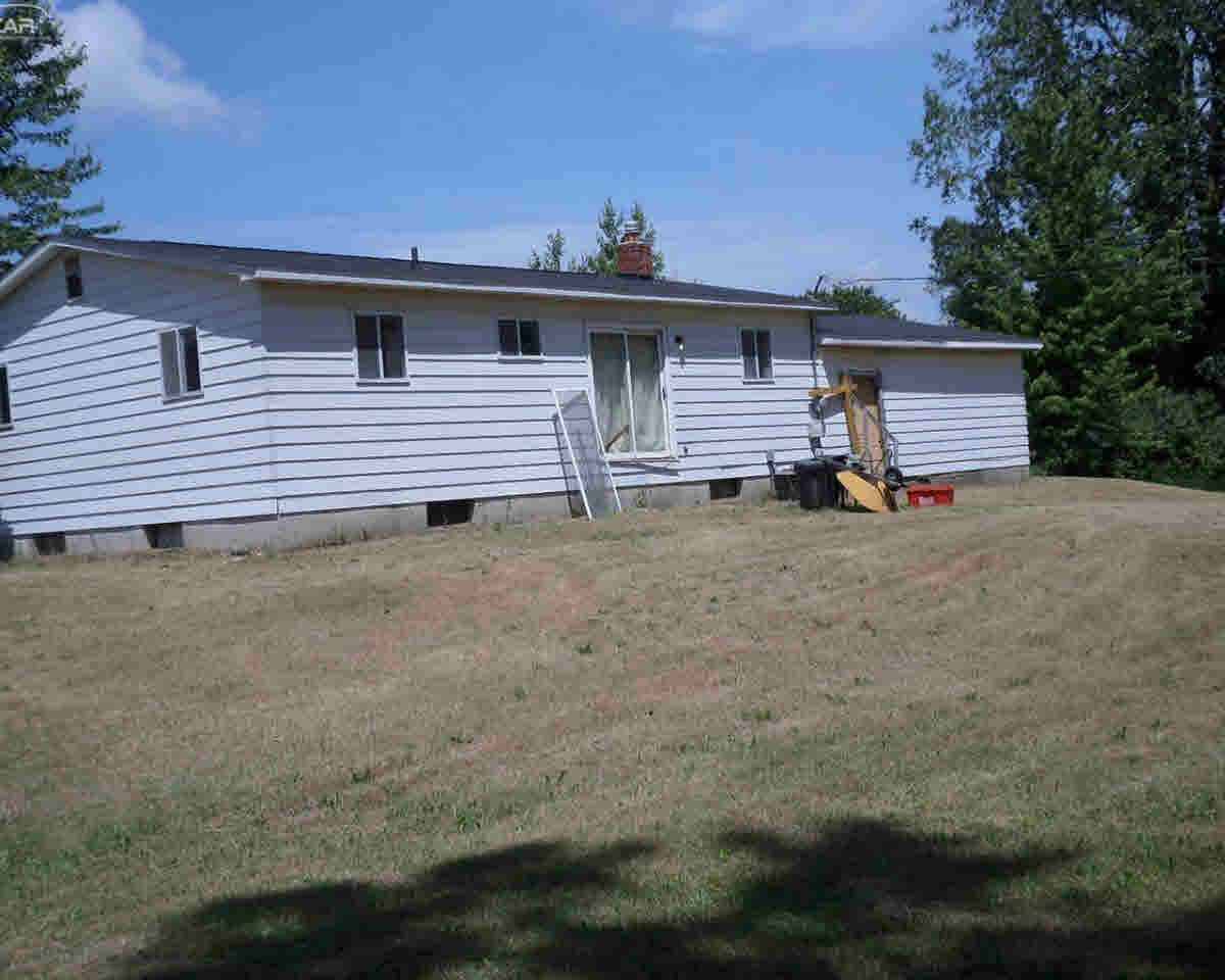 10043 South Reese Road Millington, MI 48746 - Photo 7 of 10 21309571-6.JPG