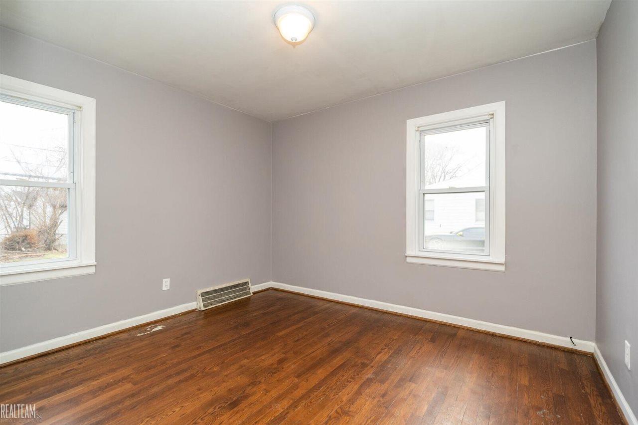 21786 Cushing Avenue Eastpointe, MI 48021 - Photo 9 of 21