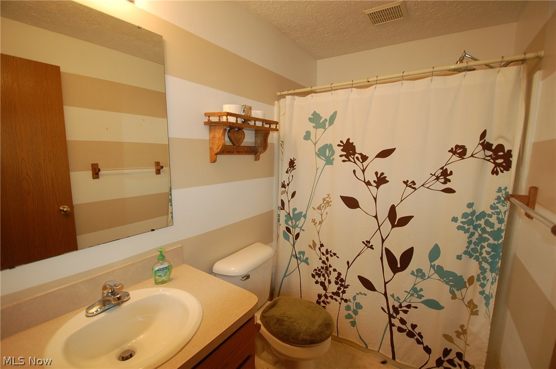 5995 Carsten Road Medina, OH 44256 - Photo 7 of 18 Gallery Image 7