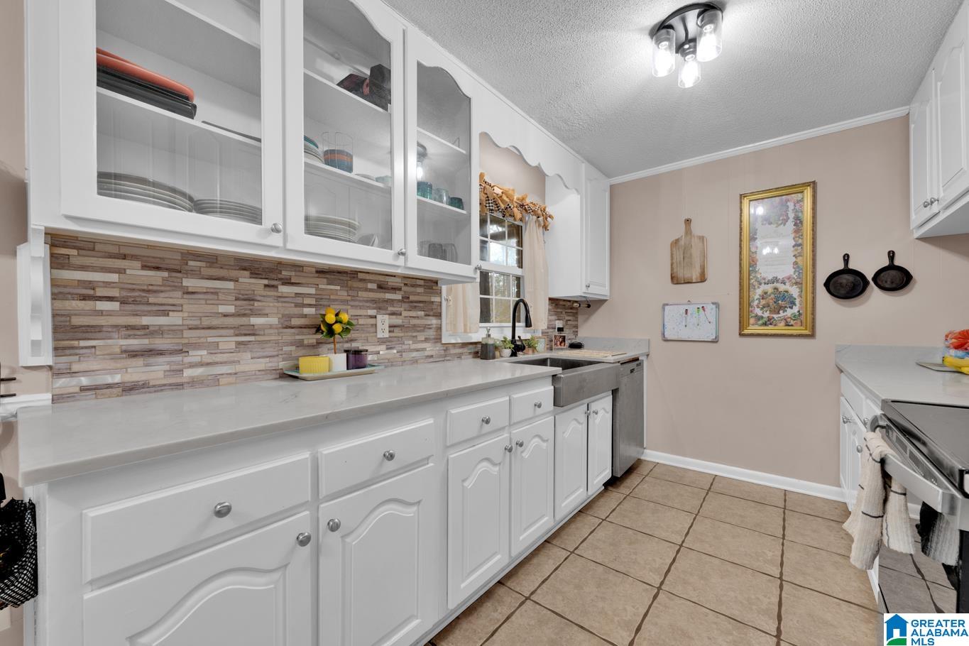 304 6th Street West Jasper, AL 35501 - Photo 3 of 48