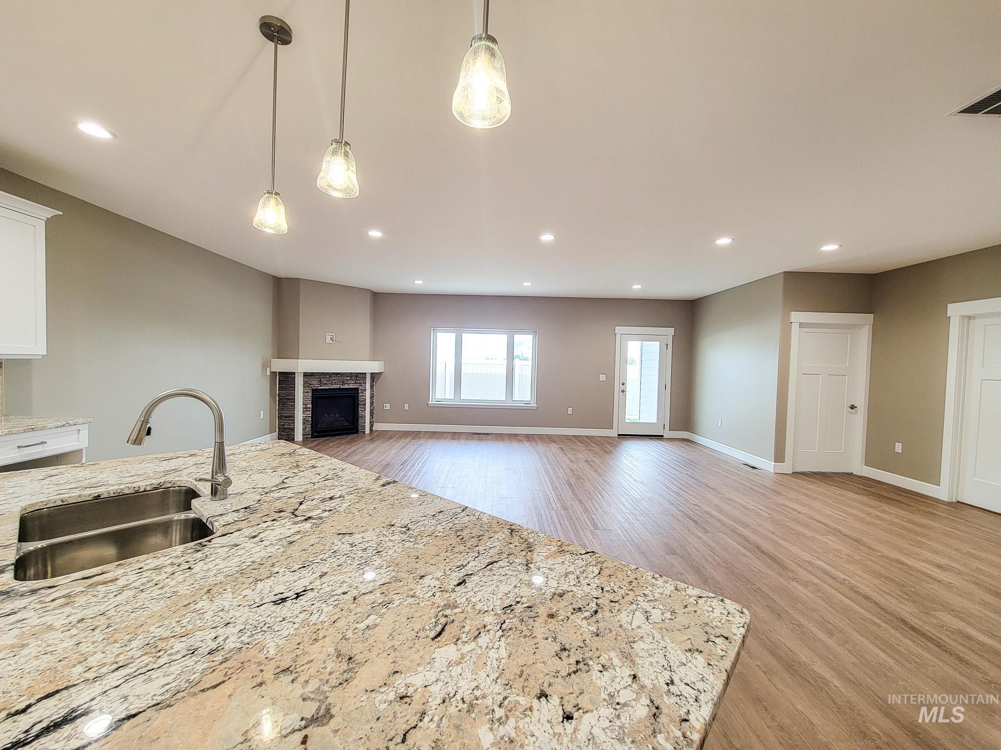 2103 Alder, Unit B Lewiston, ID 83501 - Photo 5 of 27