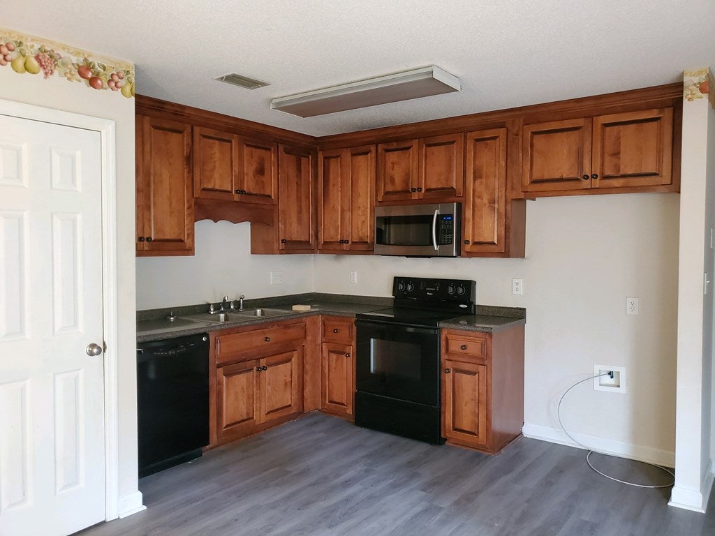 425 Meadowlark Road Valdosta, GA 31602 - Photo 2 of 12 Gallery Image 2