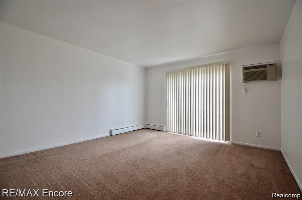 465 Miller Avenue, Unit 106 Rochester, MI 48307 - Photo 17 of 46 A6B12C05-F29A-41EA-942A-8816B9A65BF0_1_201_a.jpeg