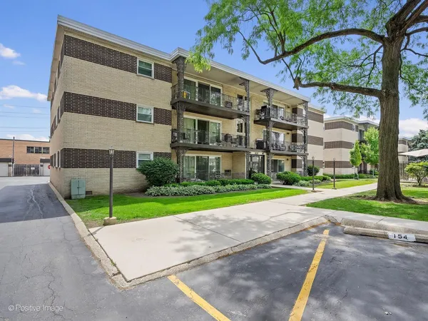 $217,700 | 925 South 8th Avenue, Unit 4, La Grange, IL 60525