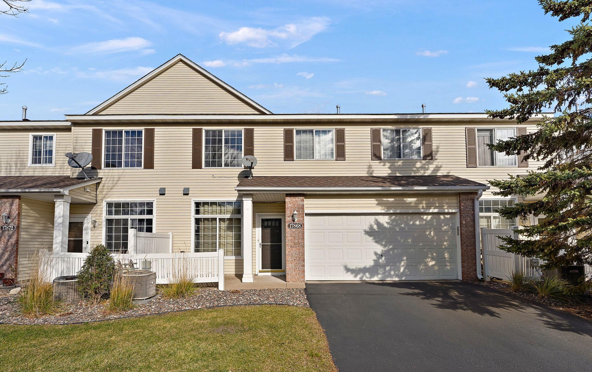 17868 96th Avenue North Maple Grove, MN 55311 - Photo 2 of 14