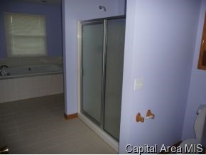 8054 Thomas Road Rochester, IL 62563 - Photo 9 of 12 Gallery Image 9