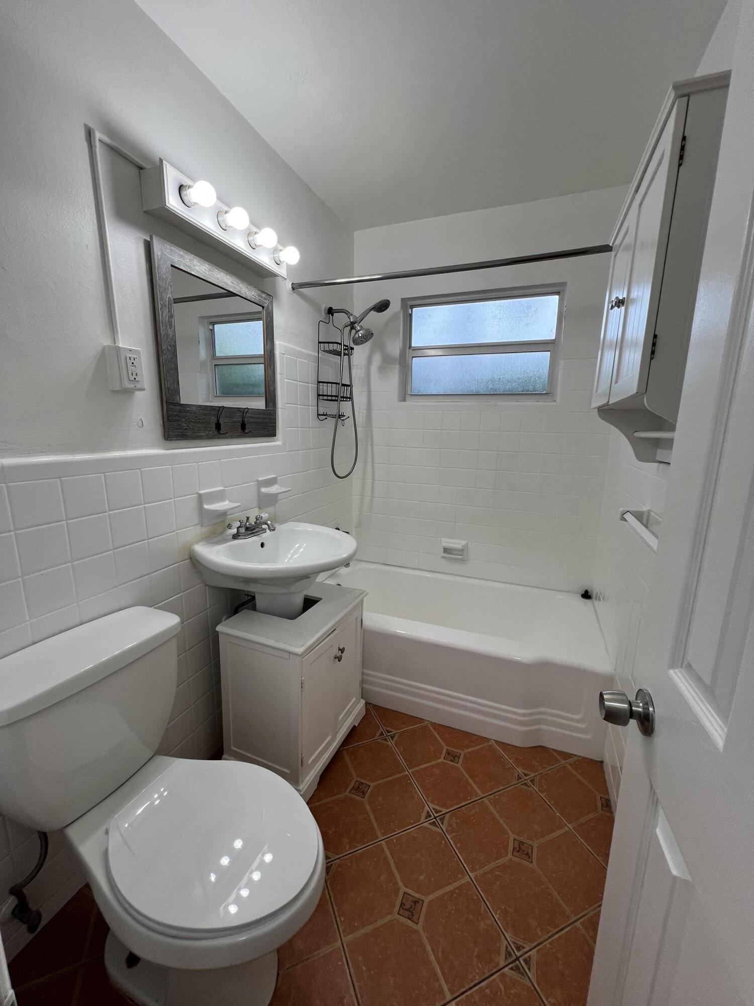 311 Inlet Way, Unit 11 Palm Beach Shores, FL 33404 - Photo 14 of 15 IMG_1348