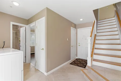 $1,700,000 | 20 Hemingway Drive, Dix Hills, NY 11746