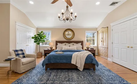 $1,700,000 | 20 Hemingway Drive, Dix Hills, NY 11746
