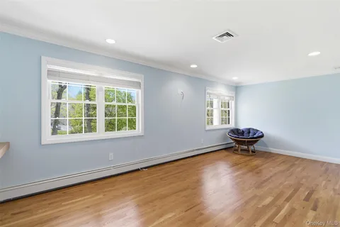 $1,700,000 | 20 Hemingway Drive, Dix Hills, NY 11746