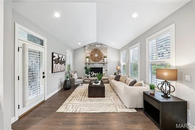 $2,000,000 | 115 Ladue Pine Woods Place, St. Louis, MO 63141