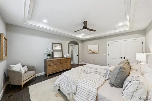 $2,000,000 | 115 Ladue Pine Woods Place, St. Louis, MO 63141