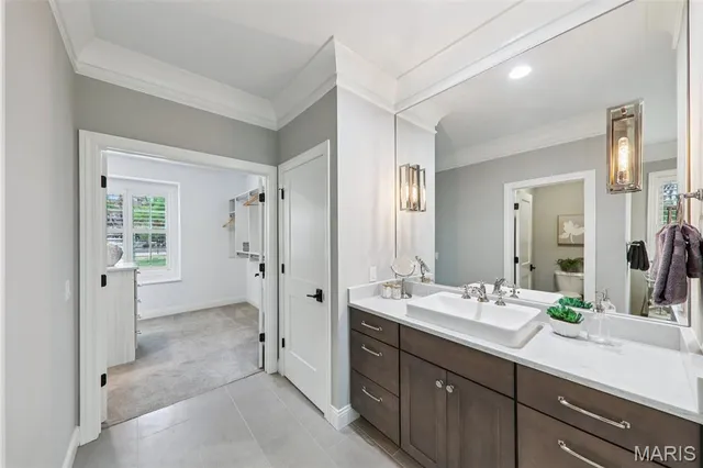 $2,000,000 | 115 Ladue Pine Woods Place, St. Louis, MO 63141