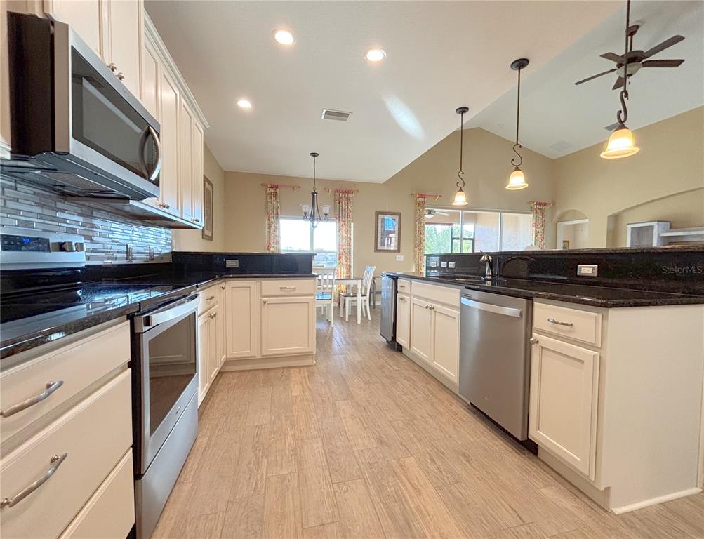 1507 Riviera Court Winter Haven, FL 33859 - Photo 11 of 70