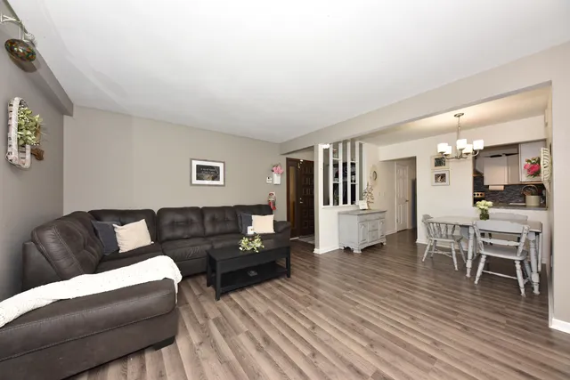 $85,900 | 8643 North Servite Drive, Unit 112, Milwaukee, WI 53223