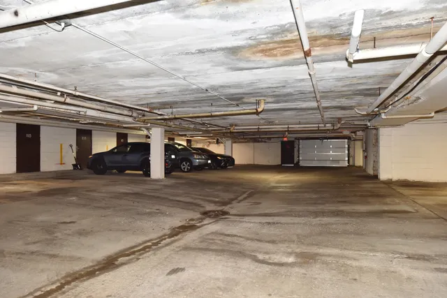 $85,900 | 8643 North Servite Drive, Unit 112, Milwaukee, WI 53223