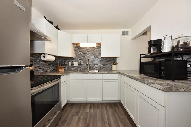 $85,900 | 8643 North Servite Drive, Unit 112, Milwaukee, WI 53223