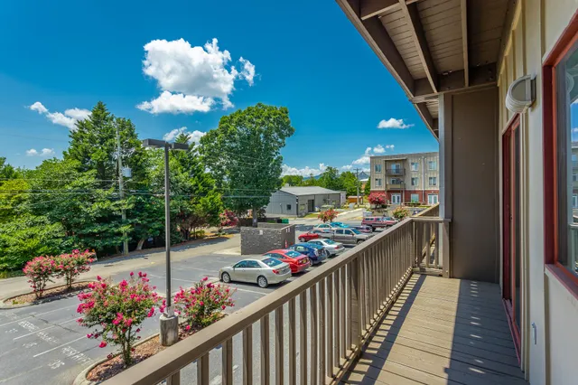 $369,000 | 852 East 8th Street, Chattanooga, TN 37403