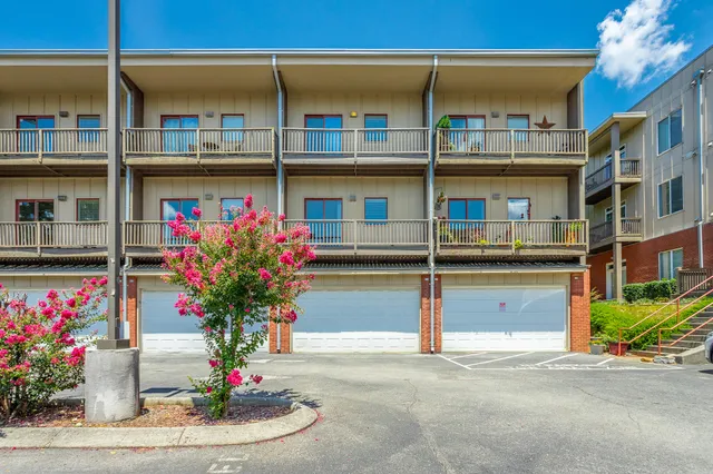 $369,000 | 852 East 8th Street, Chattanooga, TN 37403