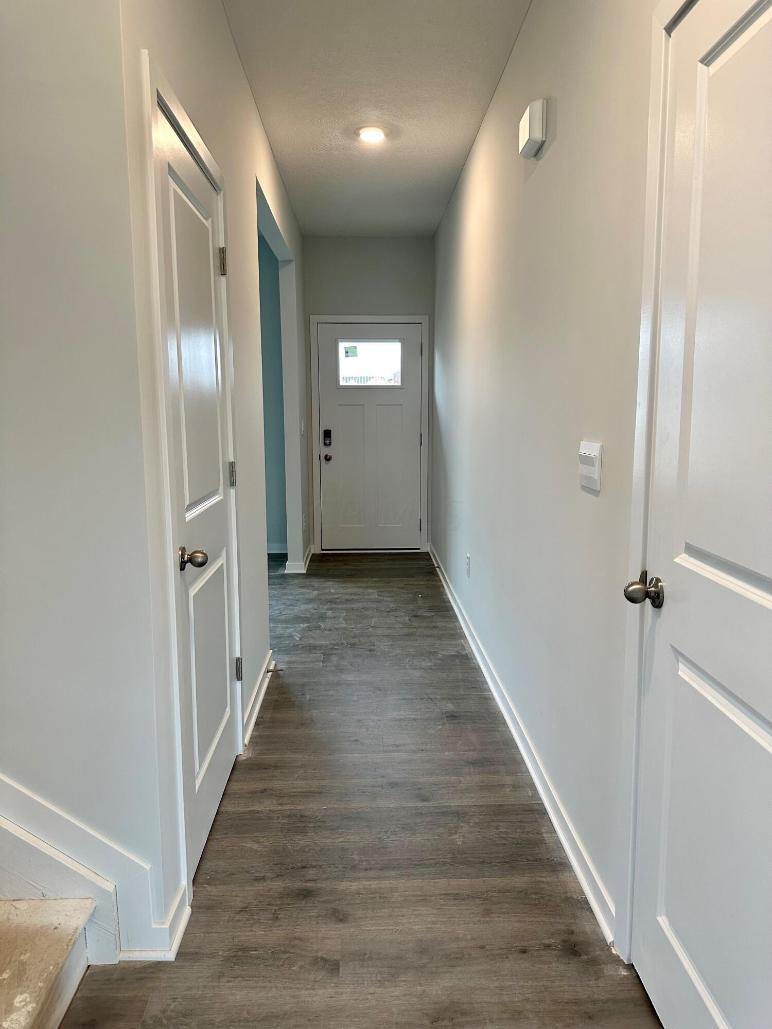 1517 Raley Way Columbus, OH 43228 - Photo 2 of 19 RP 51 Entry Hallway 10-27