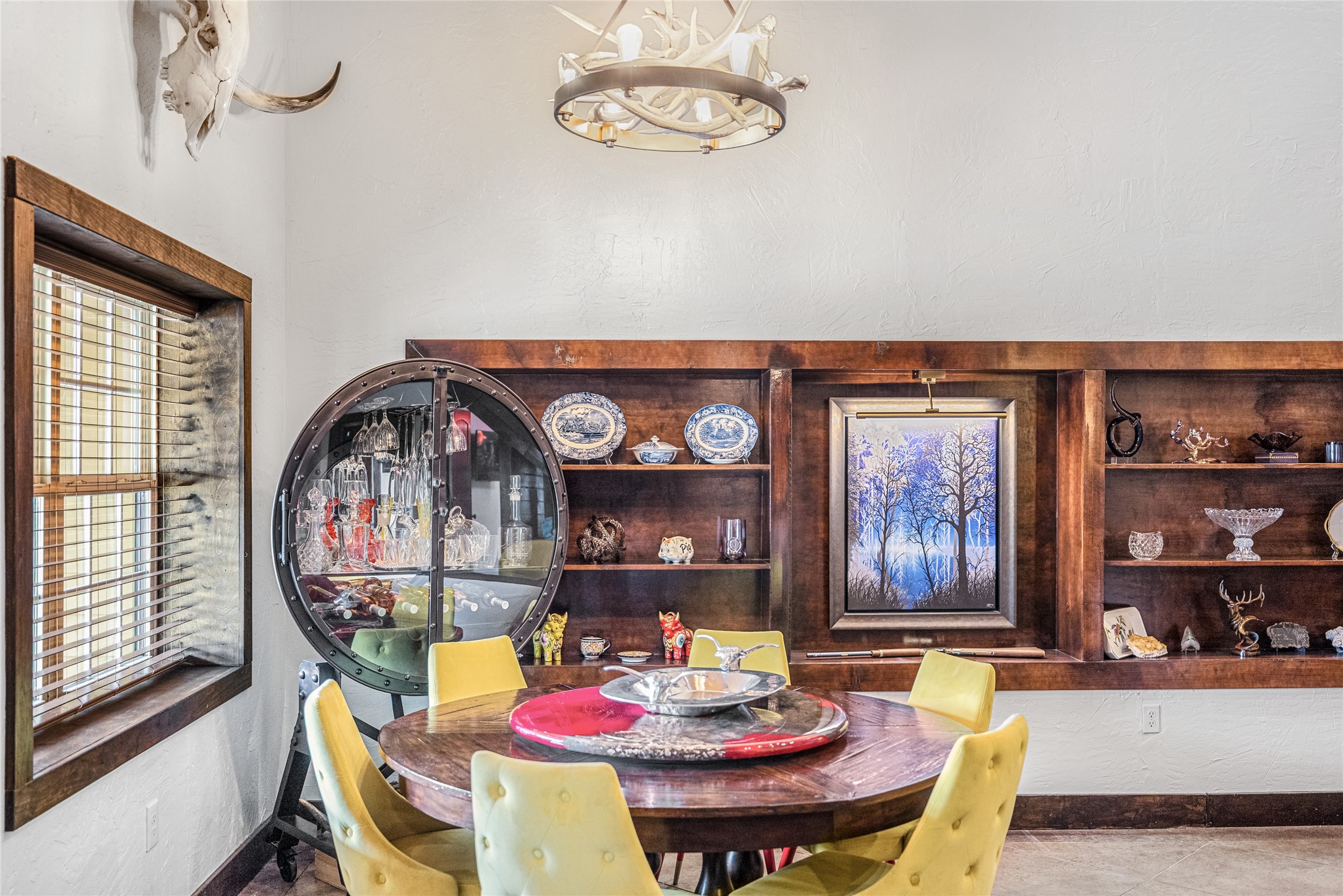 495 Everitt Road Cleveland, TX 77328 - Photo 10 of 43 a view of a dining room with furniture