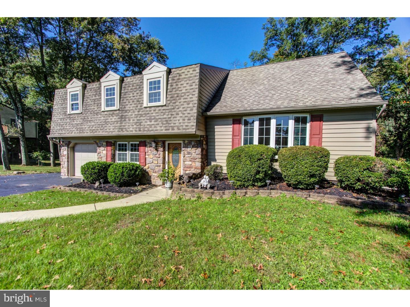 964 Lavera Road Warminster, PA 18974 - Photo 1 of 25 Exterior Front