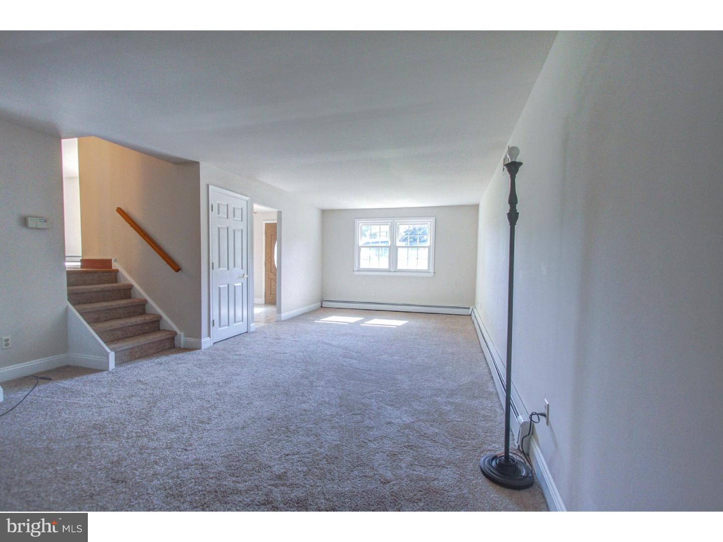 964 Lavera Road Warminster, PA 18974 - Photo 11 of 25 Family Room