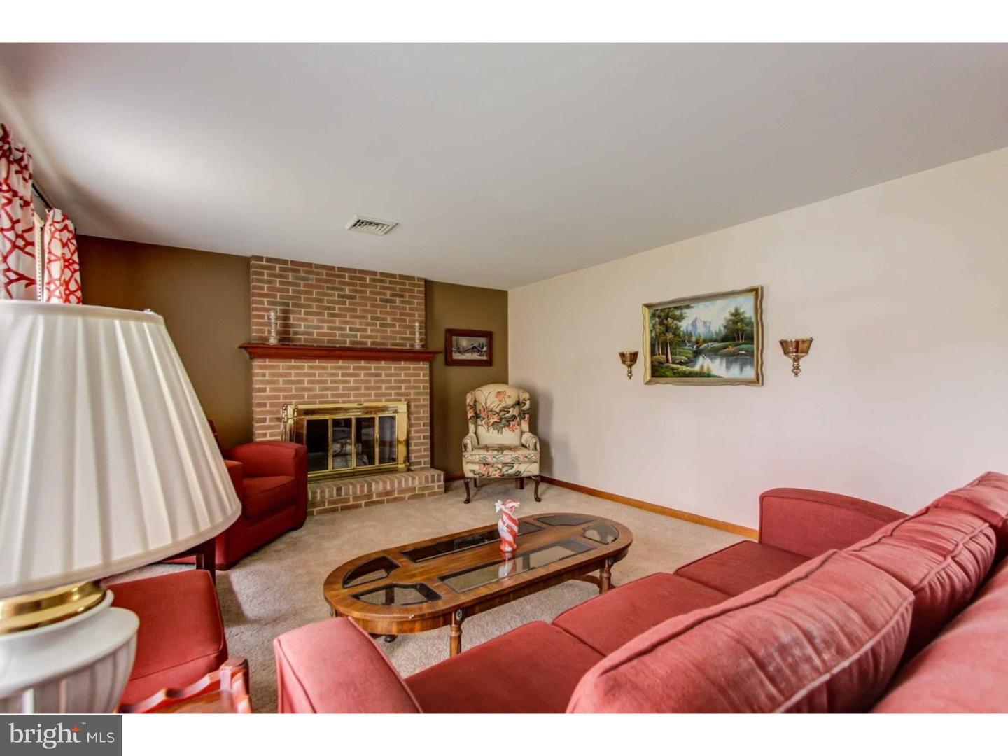 1123 Old Post Road Perkasie, PA 18944 - Photo 6 of 18 Living Room
