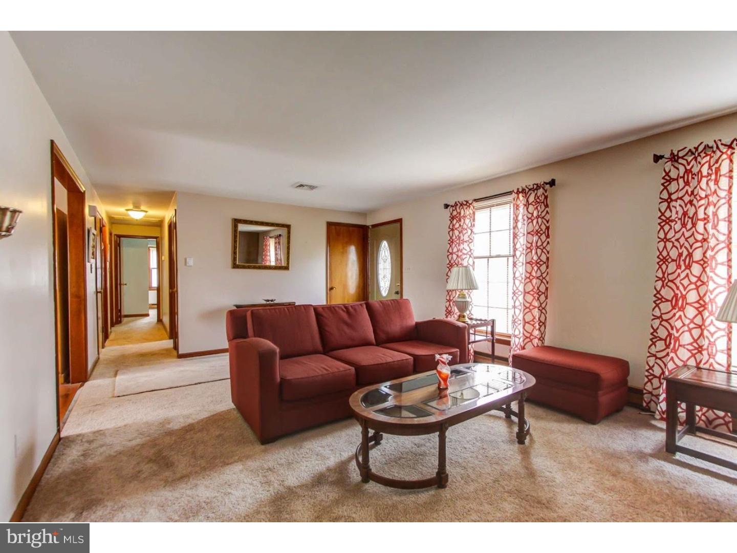 1123 Old Post Road Perkasie, PA 18944 - Photo 7 of 18 Living Room