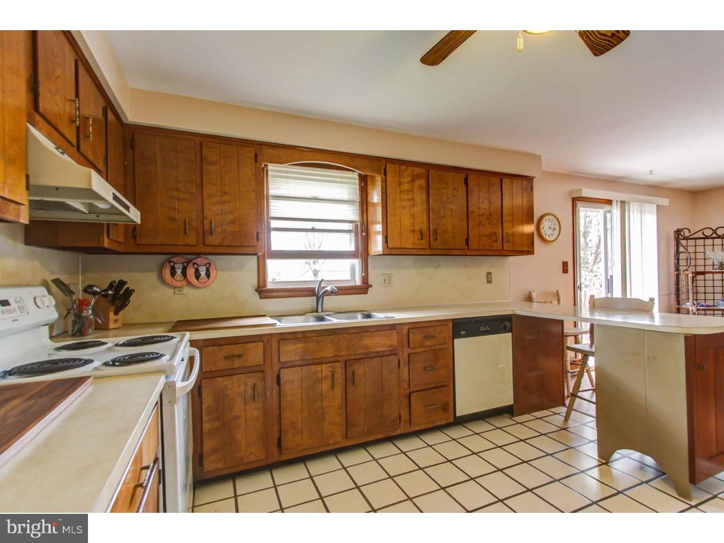 1123 Old Post Road Perkasie, PA 18944 - Photo 9 of 18 Gallery Image 9
