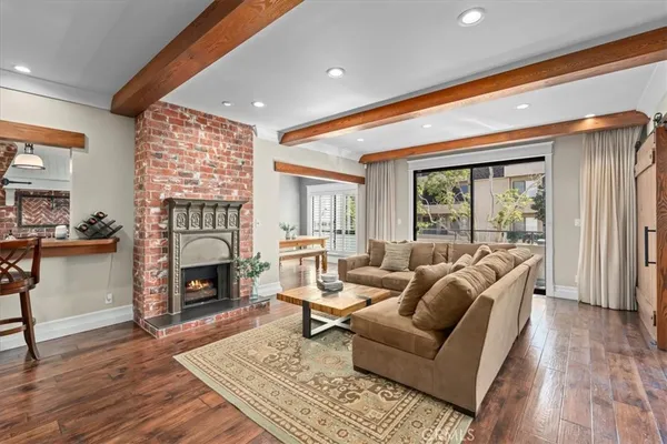 $6,000 | 1167 South Roxbury Drive, Unit 103, Los Angeles, CA 90035