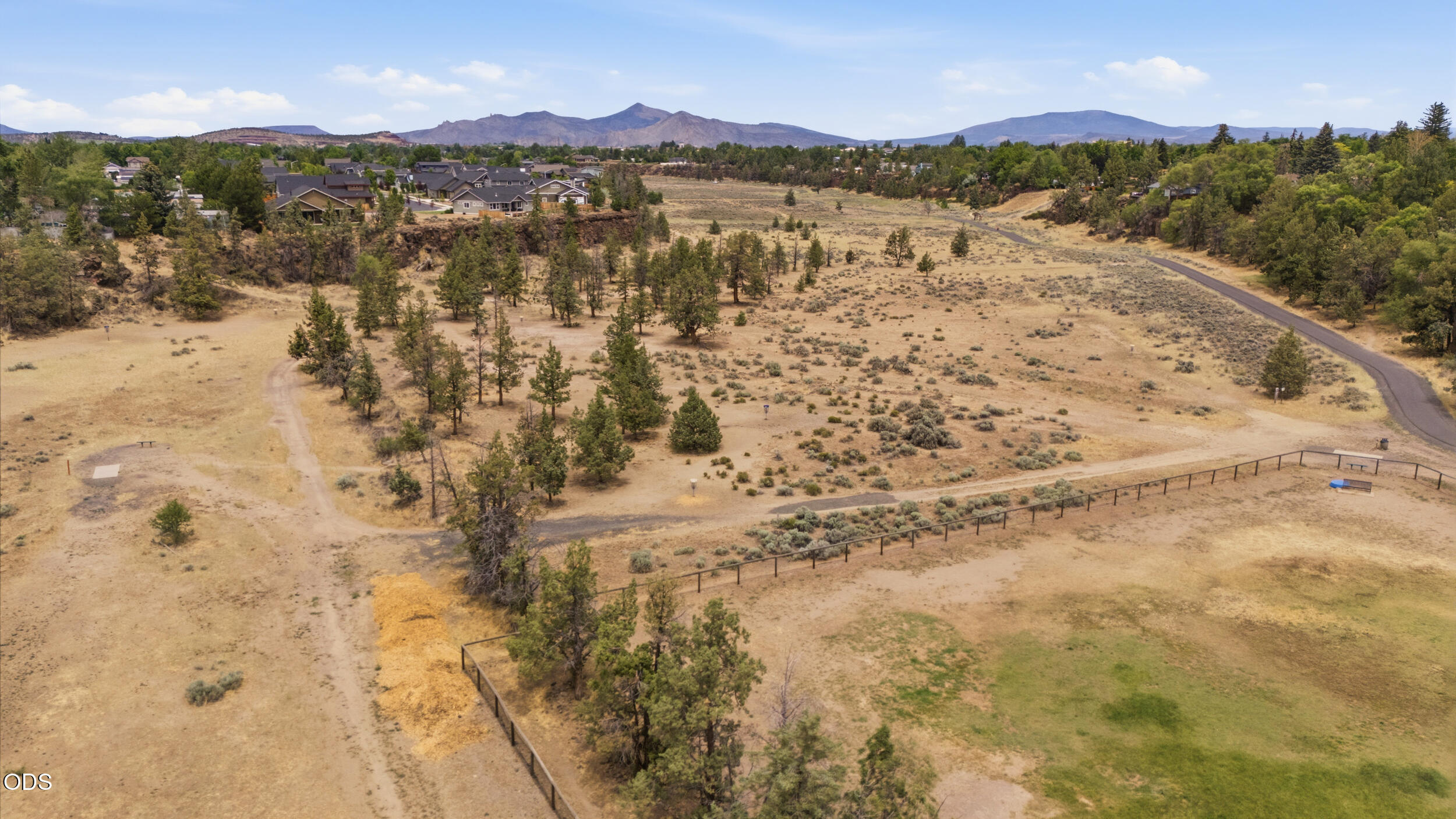 320 Northwest 16th Place Redmond, OR 97756 - Photo 10 of 14