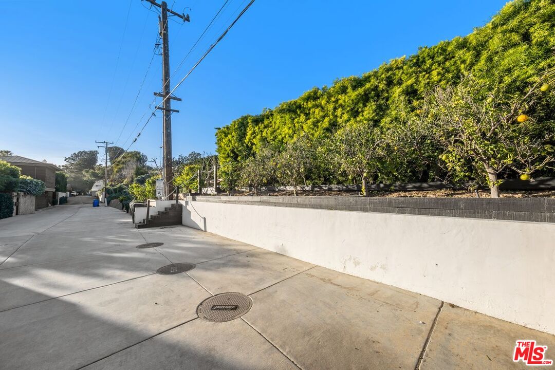 27212 Escondido Beach Road Malibu, CA 90265 - Photo 29 of 34 a view of a terrace