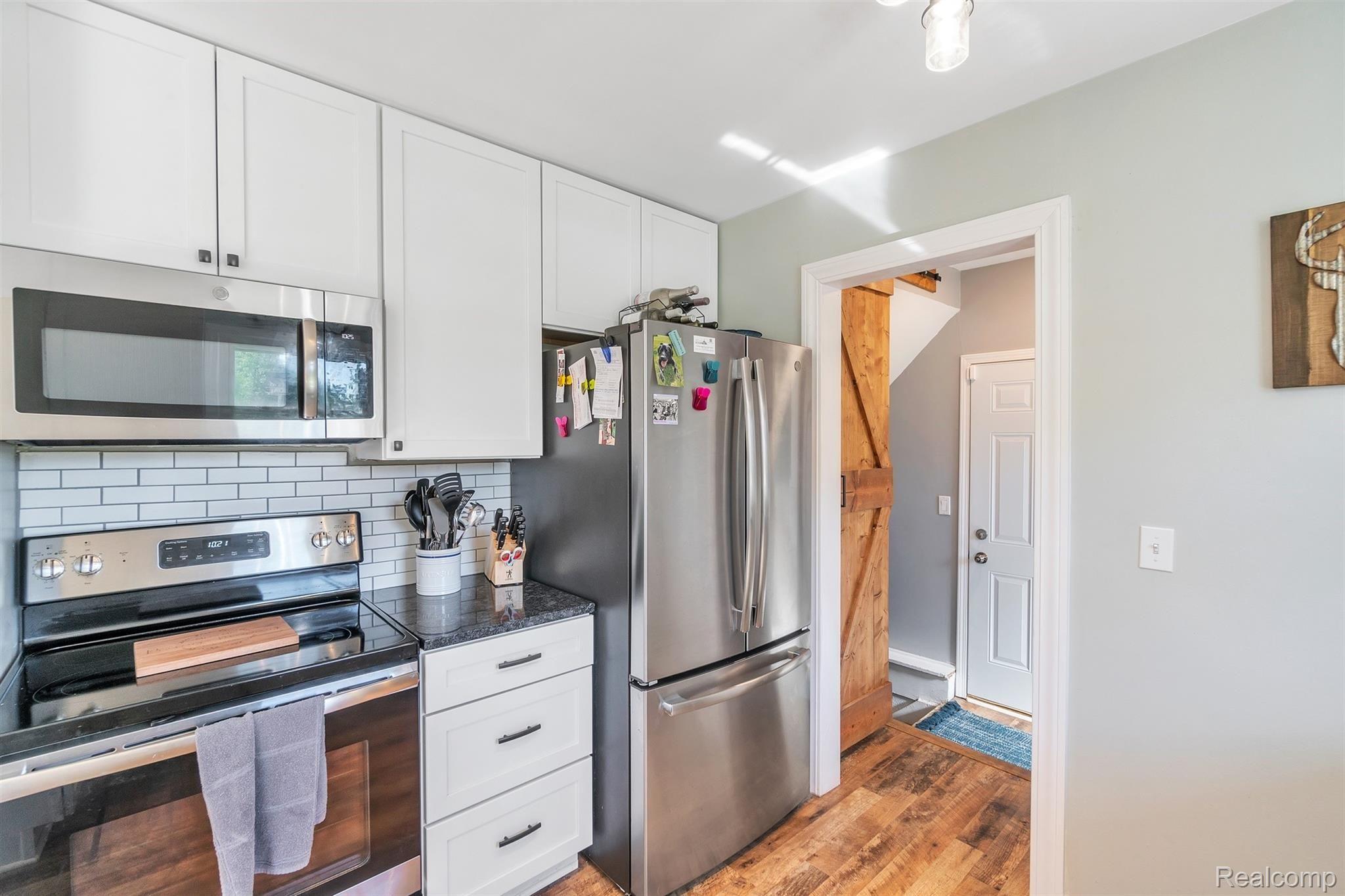 5050 Edgar Road Clarkston, MI 48346 - Photo 12 of 47 12-5050-Edgar-WindowStill-Real-Esta.jpg