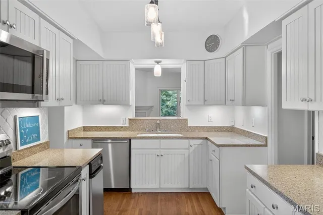 $599,900 | 22 Country Club Place, Belleville, IL 62223