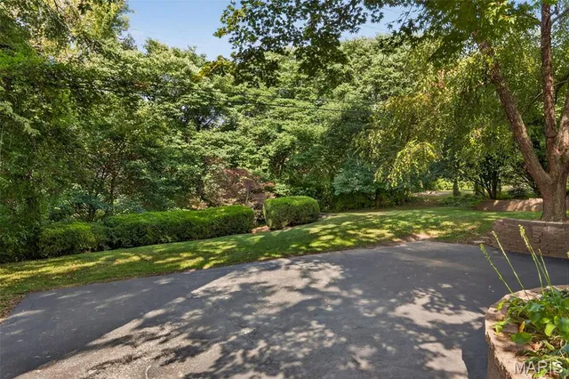 $599,900 | 22 Country Club Place, Belleville, IL 62223