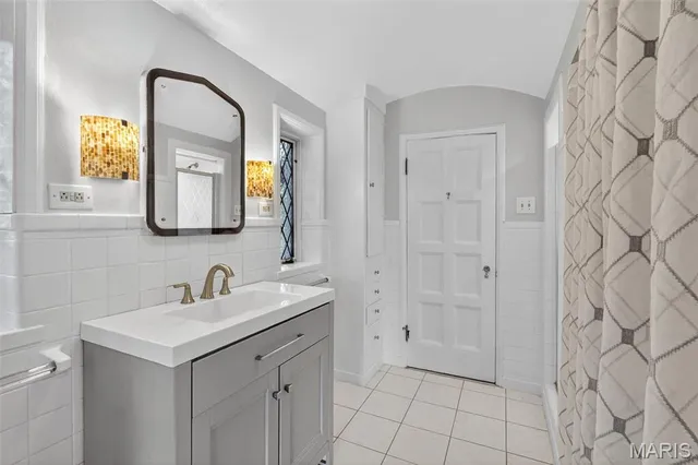 $599,900 | 22 Country Club Place, Belleville, IL 62223