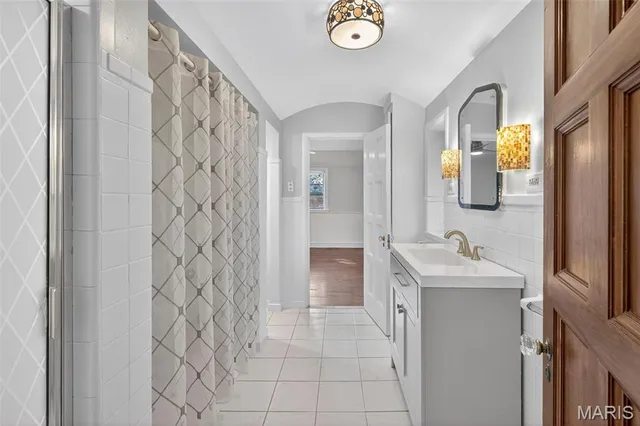 $599,900 | 22 Country Club Place, Belleville, IL 62223