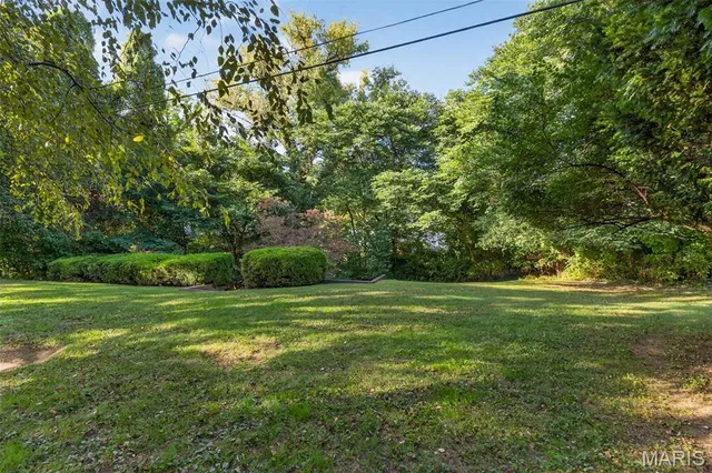 $599,900 | 22 Country Club Place, Belleville, IL 62223