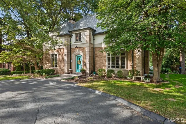 $599,900 | 22 Country Club Place, Belleville, IL 62223