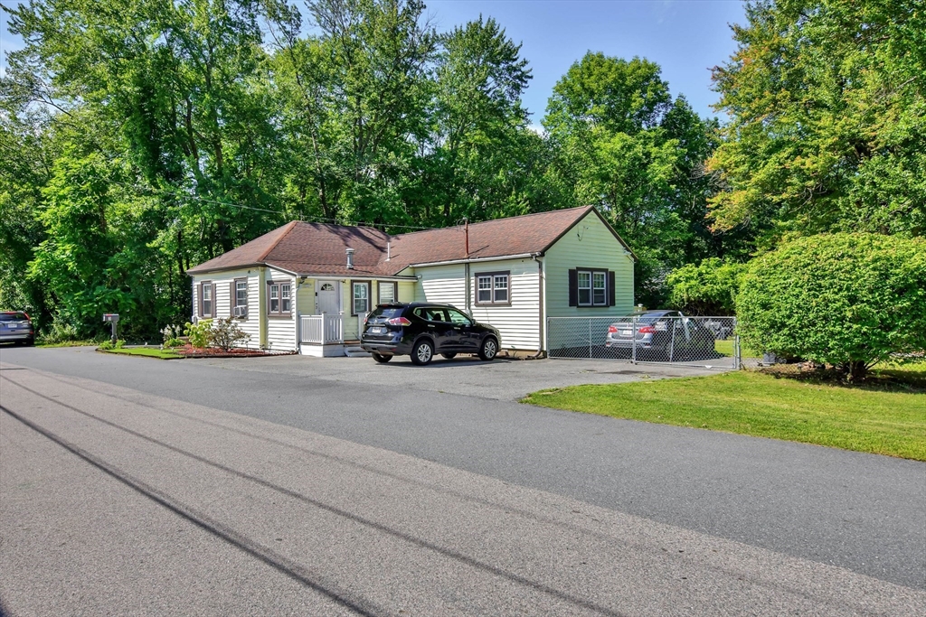 3 Venice Road Methuen, MA 01844 - Photo 1 of 39 Gallery Image 1