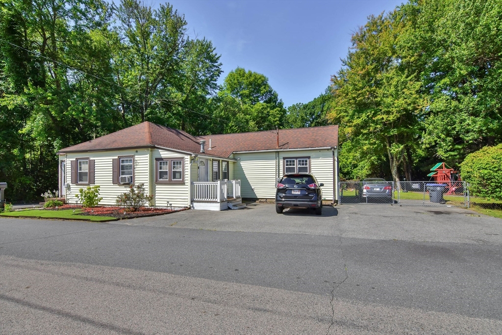 3 Venice Road Methuen, MA 01844 - Photo 2 of 39 Gallery Image 2