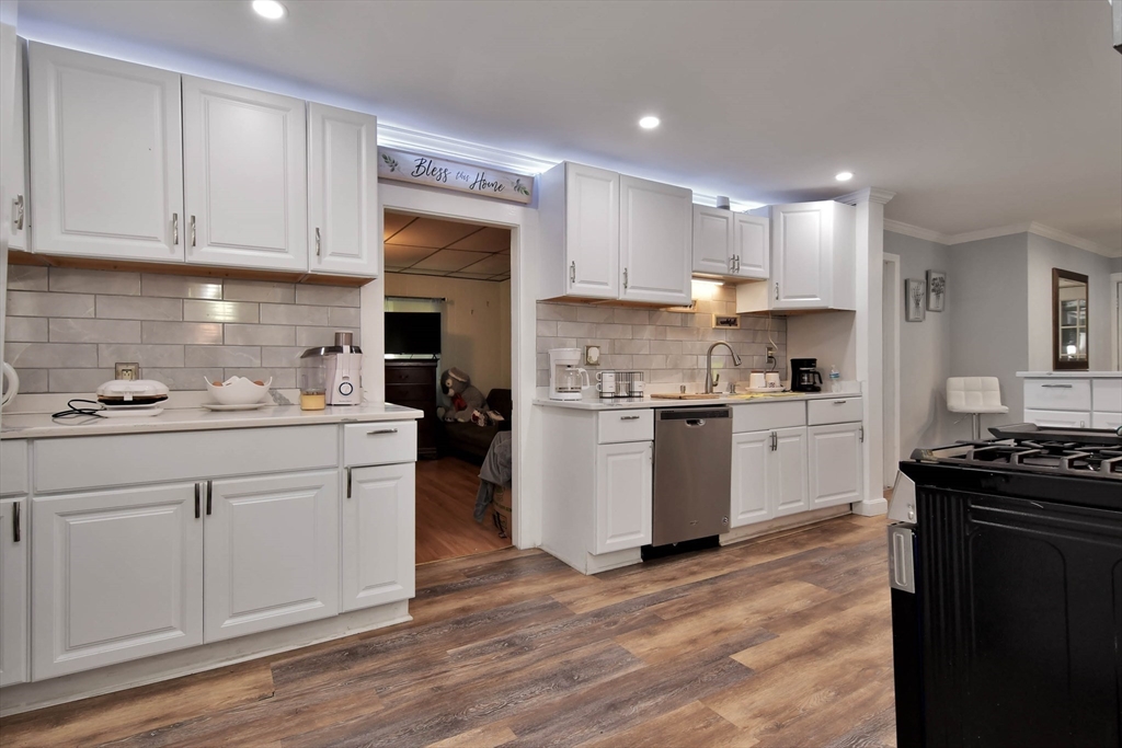 3 Venice Road Methuen, MA 01844 - Photo 5 of 39 Gallery Image 5