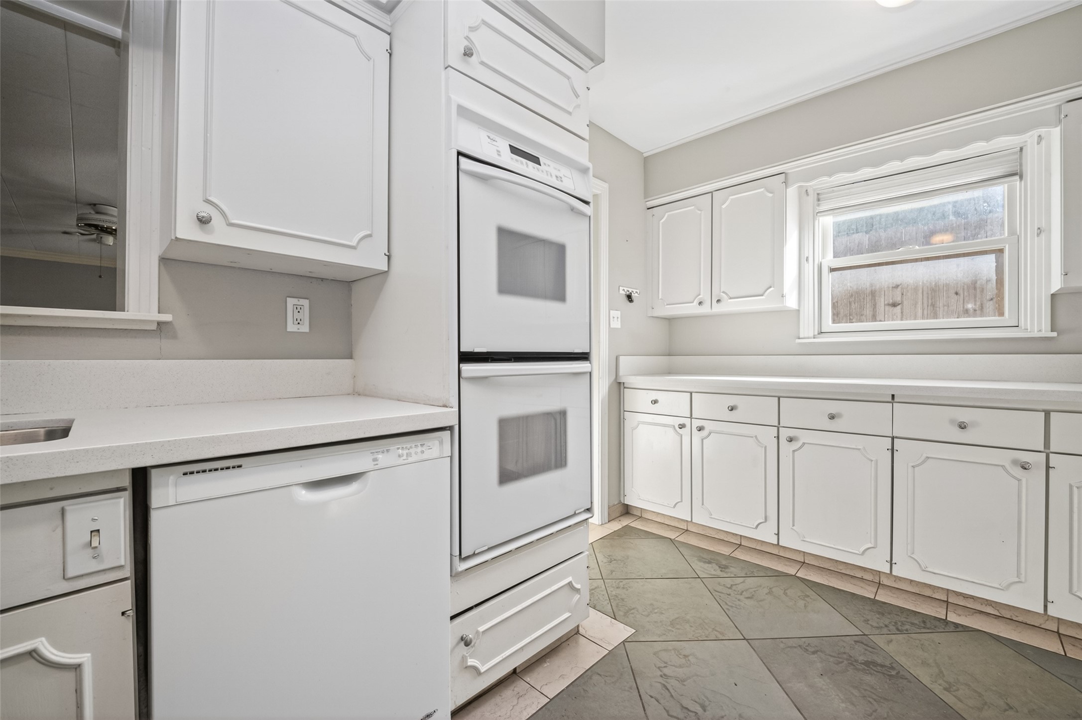 3731 Drake Street Houston, TX 77005 - Photo 15 of 36
