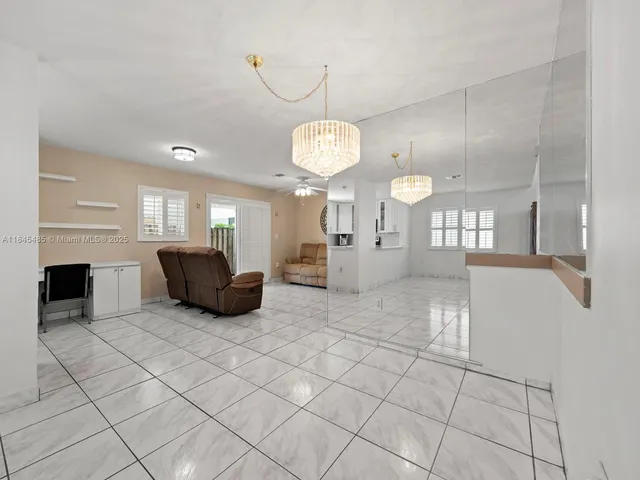 a view of a livingroom with furniture