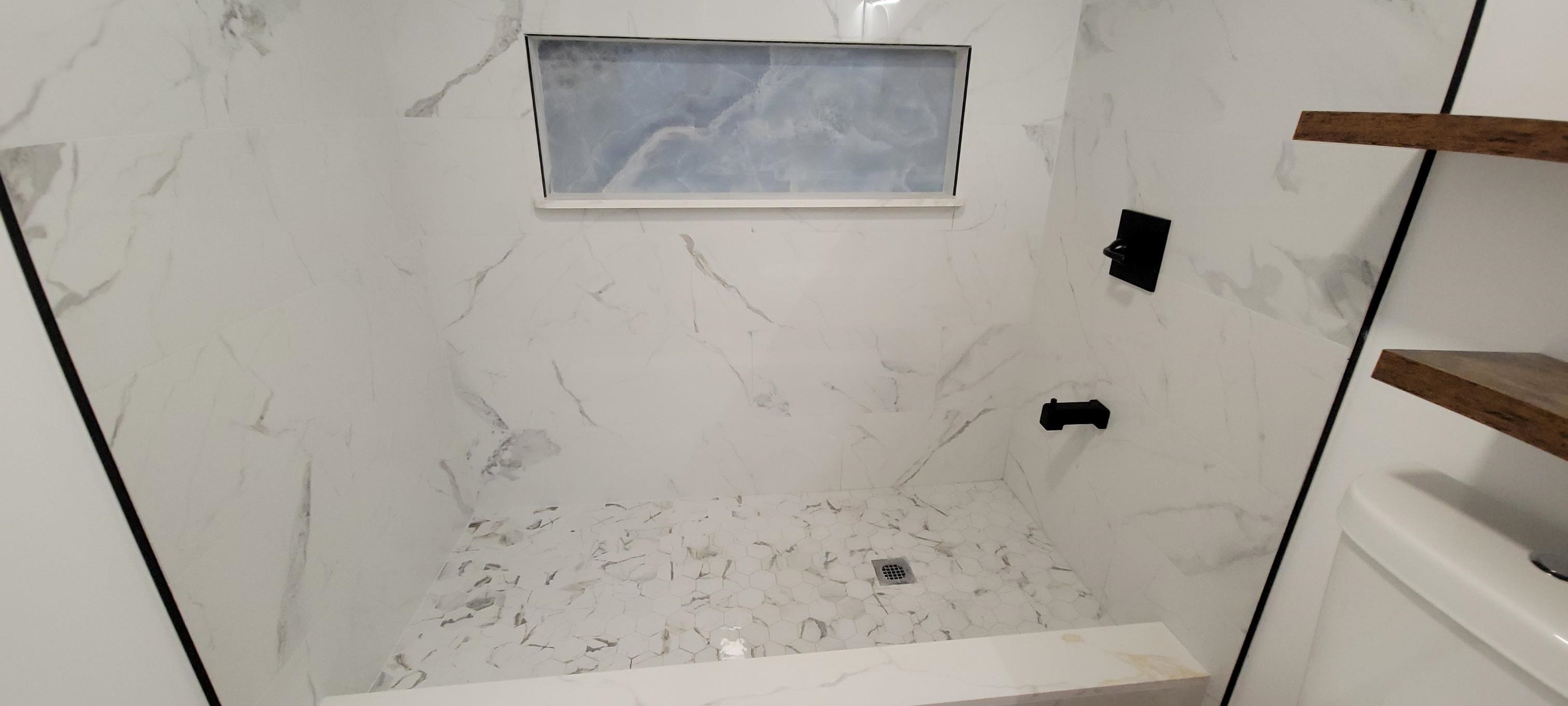 111 Kahului Beach Road, Unit A127 Kahului, HI 96732 - Photo 15 of 31 a bathroom with a shower